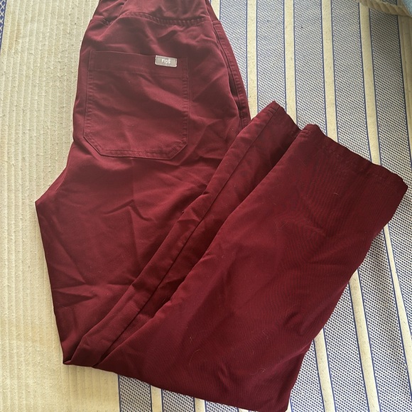 Yola Skinny Scrub Pants from figs - Picture 4 of 4